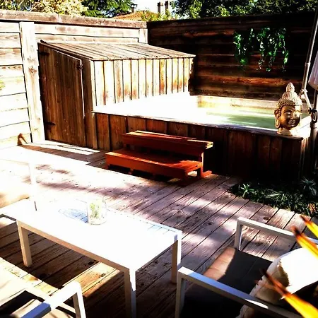 펜션 Gite En Perigord Pourpre Spa ***
